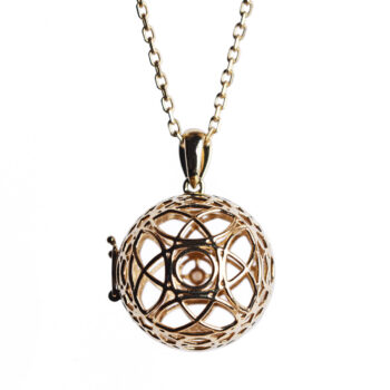 Pandantiv Sfera Mahashakti din aur galben 14K sau 18K, 14.60 g, cu 4+1 diamante G Color, claritate VS (~0.182 ct). Simbol al energiei creatoare primordiale.