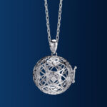 Pandantiv-Mahashakti-din-aur-alb-cu-5-diamante-naturale-1