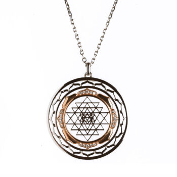 Pandantiv Tripura Sundari din aur 14K sau 18K alb și roz, 5.70 g, cu 20 diamante G Color, claritate VS (0.091 ct). Simbol al frumuseții și iubirii divine.